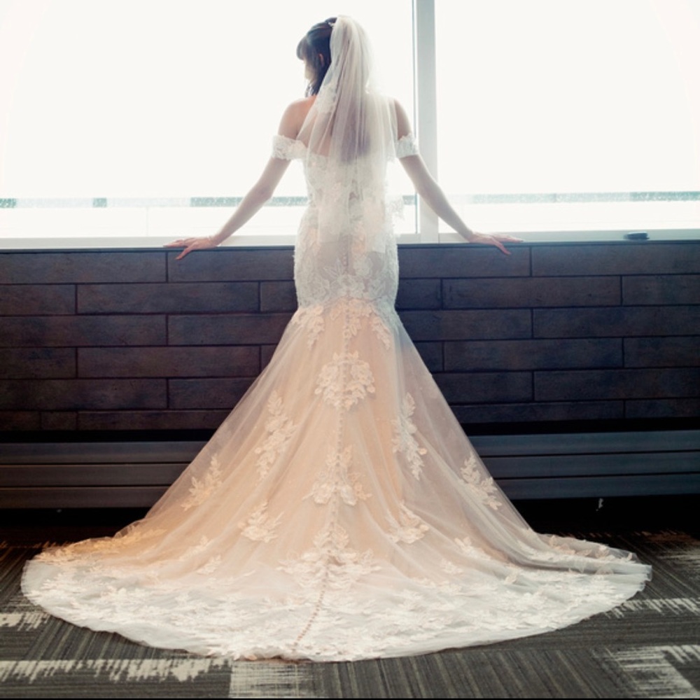 Fit and Flare Wedding Dress XS Size 0 with Beading and Sparkles